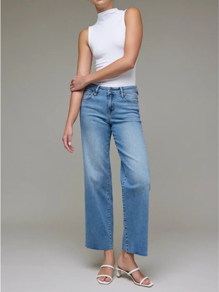 Clean Stretch Classic Straight Jeans